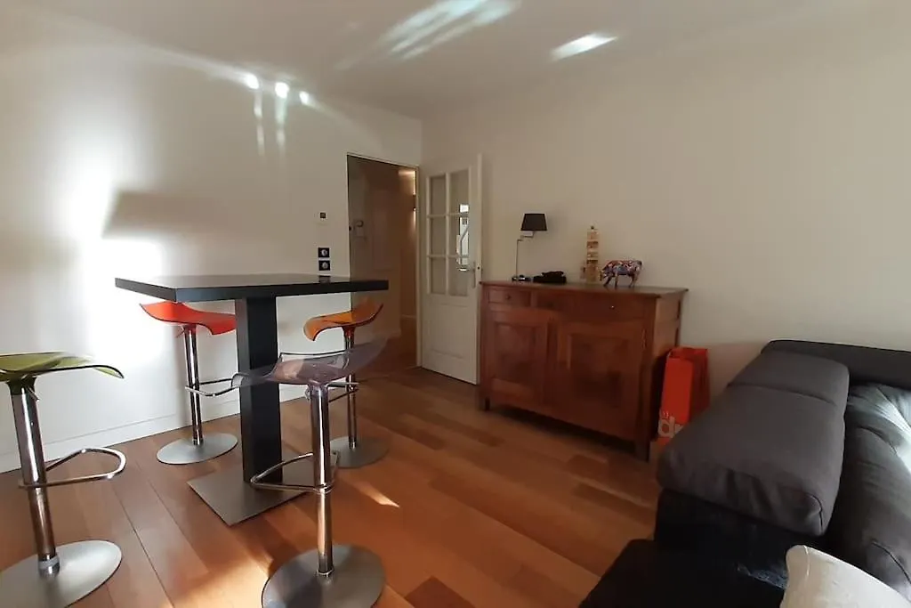 Appartement centre ville, Parc Olympe de Gouges Annemasse 0*,